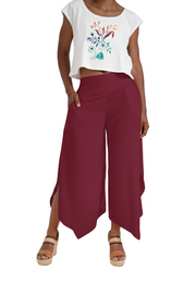 Calça pantacourt com bolsos