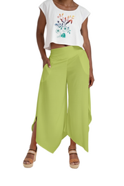 Calça pantacourt com bolsos