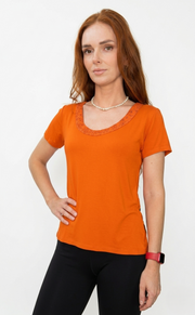 Camiseta com patchwork exclusiva