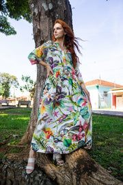 Vestido amplo com botões na gola